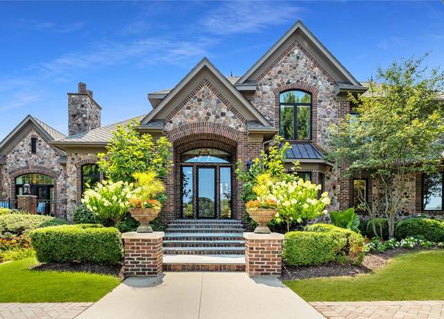 Property at 7580 NW 100th St, Johnston, IA 50131, 5 beds, 5.5 baths