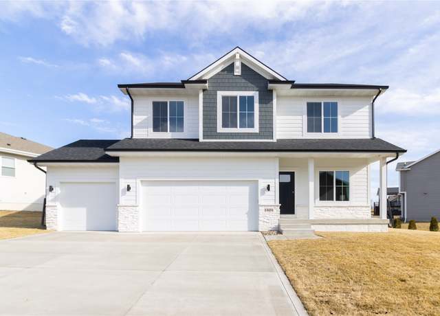 Property at 1409 Timberview Dr, Adel, IA 50003, 4 beds, 2.5 baths