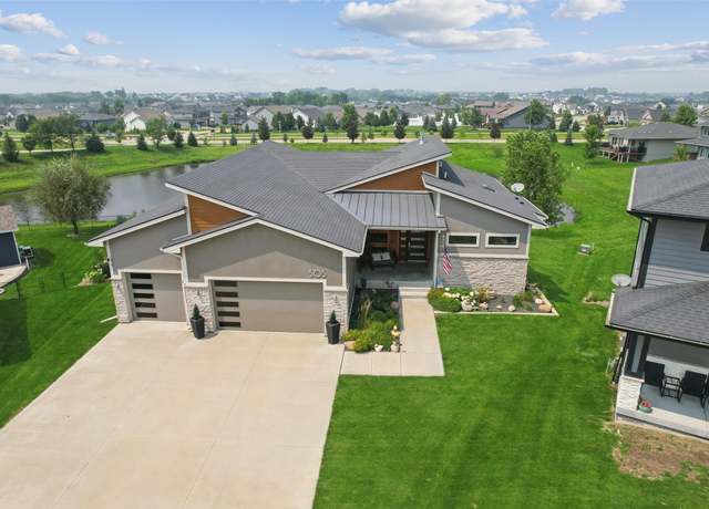 Property at 505 NE Dellwood Ct, Waukee, IA 50263, 5 beds, 3.5 baths