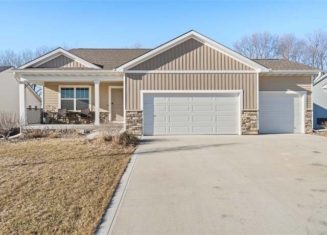 Property at 5596 Pine Valley Dr, Pleasant Hill, IA 50327, 3 beds, 2 baths