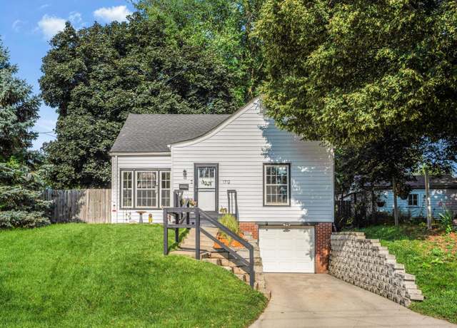 Property at 1712 34th St, Des Moines, IA 50310, 3 beds, 1 bath