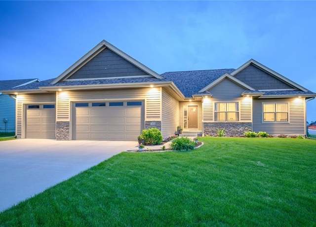 Property at 104 35th St SE, Altoona, IA 50009, 4 beds, 3 baths