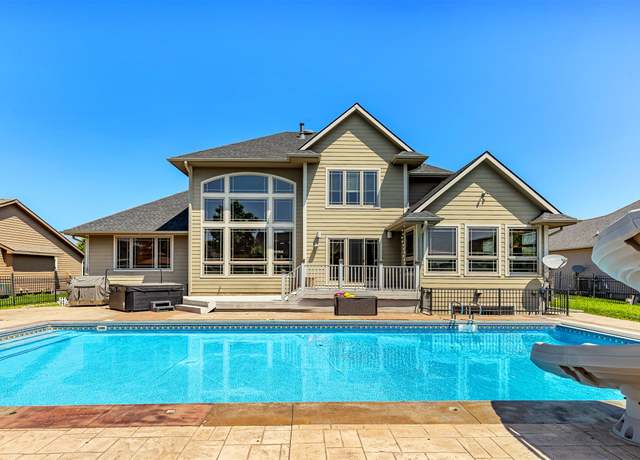 Property at 1205 NE 31st St, Ankeny, IA 50021, 5 beds, 4.5 baths