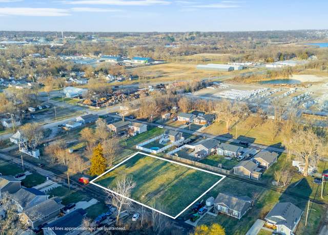 Property at 821 SE 27th Ct, Des Moines, IA 50317