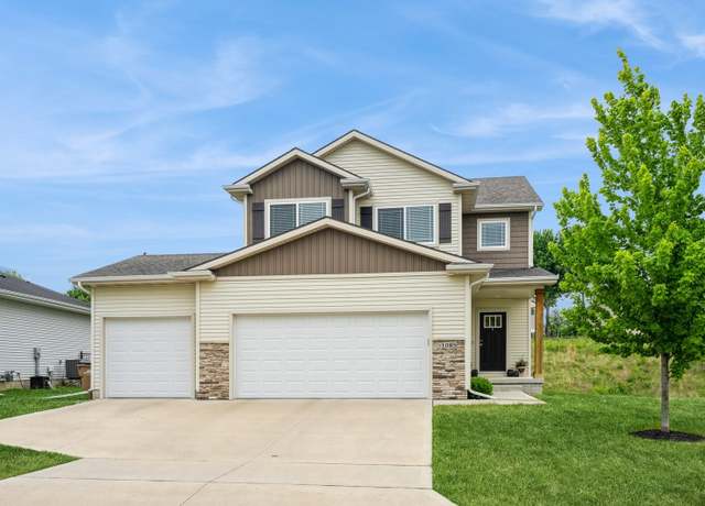 Property at 1085 Juniper Dr, Carlisle, IA 50047, 4 beds, 2.5 baths