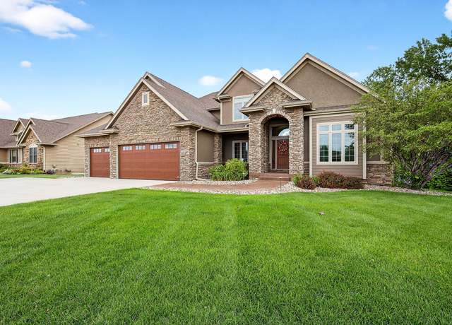 Property at 7401 NW 107th St, Johnston, IA 50131, 5 beds, 4.5 baths