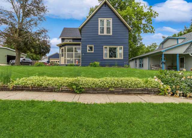 Property at 607 N Howard St, Indianola, IA 50125, 4 beds, 2 baths