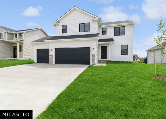 Property at 1913 Waller Ave, Norwalk, IA 50211, 4 beds, 2.5 baths