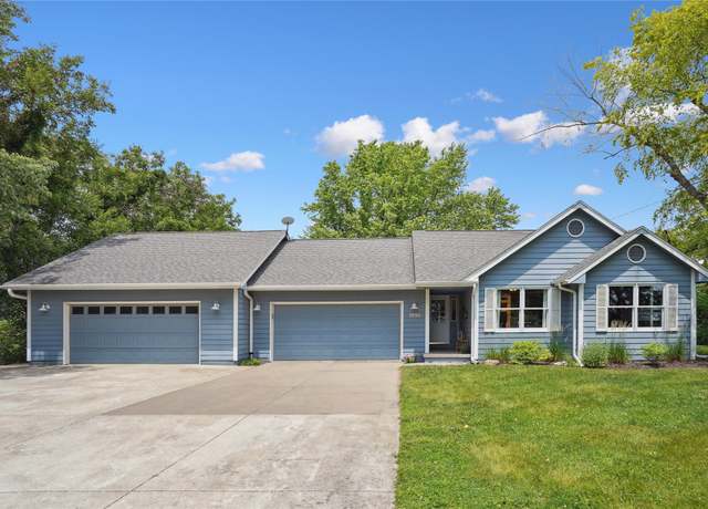 Property at 1990 NE 76th Pl, Ankeny, IA 50021, 4 beds, 3 baths
