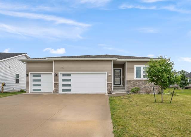 Property at 5397 Brook View Ave, Des Moines, IA 50317, 5 beds, 3 baths