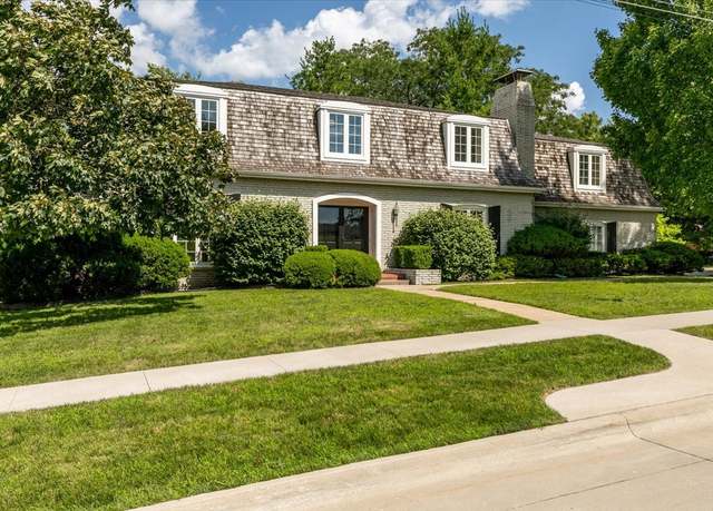 Property at 7819 Luin Ln, Windsor Heights, IA 50324, 4 beds, 3.5 baths