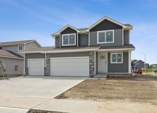 Property at 4215 NW 17th Ct, Ankeny, IA 50023, 4 beds, 3 baths
