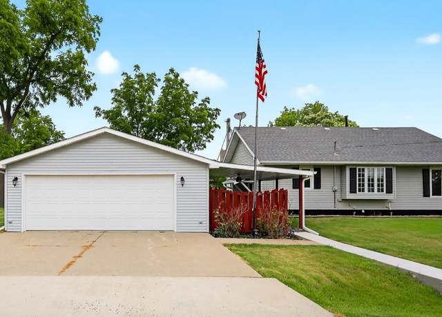Property at 315 SE 2nd St, Melcher-dallas, IA 50163, 2 beds, 1.5 baths