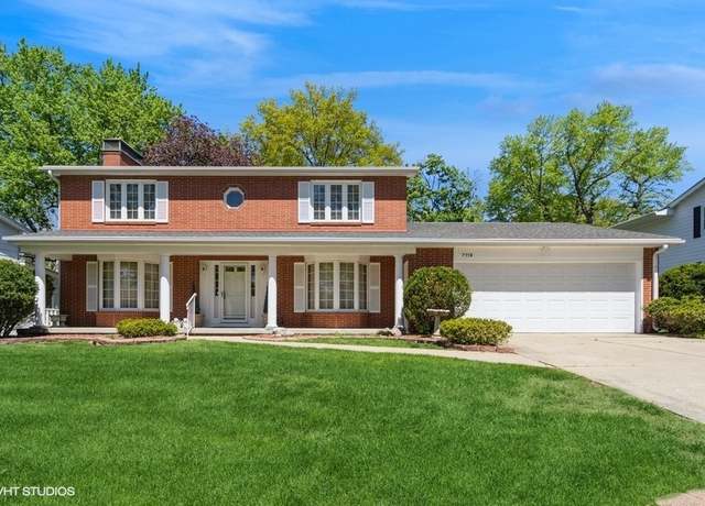 Property at 7119 Jefferson Ave, Windsor Heights, IA 50324, 4 beds, 3.5 baths