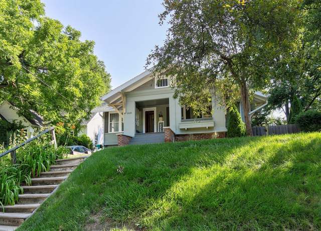 Property at 1659 Northwest Dr, Des Moines, IA 50310, 2 beds, 1 bath
