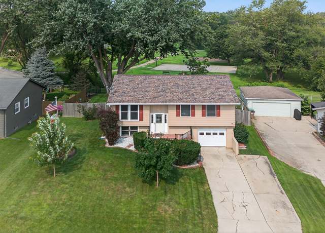 Property at 9418 Golden Valley Dr, Norwalk, IA 50211, 3 beds, 1.5 baths