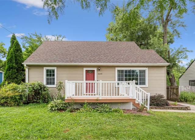 Property at 3109 Holcomb Ave, Des Moines, IA 50310, 3 beds, 2 baths