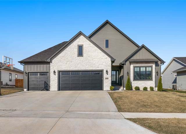 Property at 2540 Belmont Blvd, Waukee, IA 50263, 5 beds, 4.5 baths