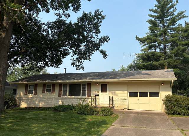 Property at 411 N J St, Indianola, IA 50125, 3 beds, 1 bath