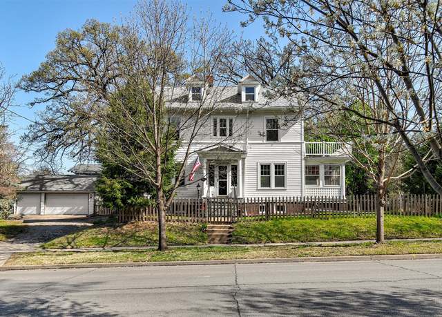 Property at 738 E Washington Ave, Des Moines, IA 50316, 4 beds, 2 baths