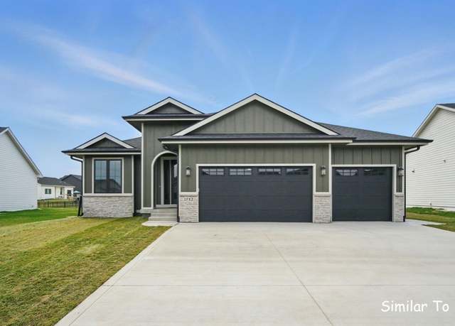 Property at 1801 Summit. Cir NE, Bondurant, IA 50035, 5 beds, 3 baths