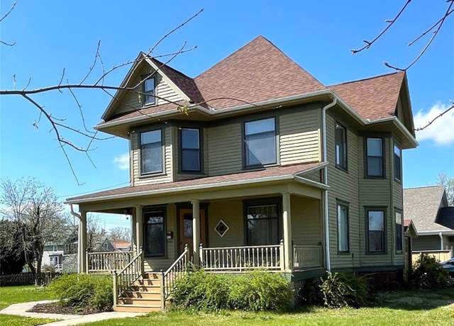 Property at 1323 5th Ave, Grinnell, IA 50112, 3 beds, 1 bath