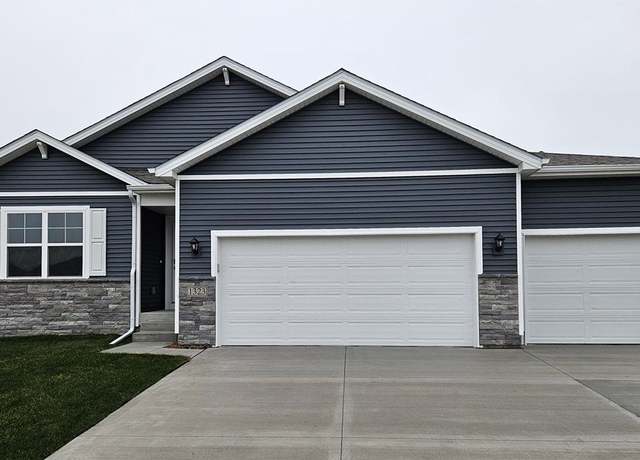 Property at 4304 NE 12th St, Ankeny, IA 50021, 4 beds, 3 baths