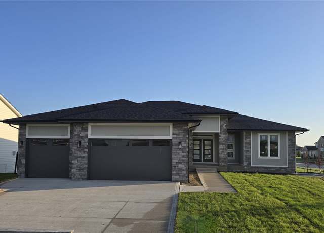 Property at 16203 Goodman Dr, Urbandale, IA 50323, 5 beds, 3 baths
