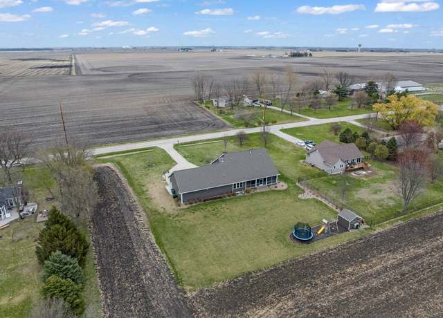Property at 706 Pleasant St SE, Bondurant, IA 50035, 5 beds, 3.5 baths