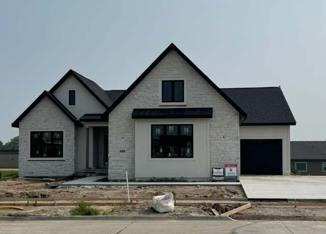 Property at 309 SW 18th St, Ankeny, IA 50023, 4 beds, 3.5 baths