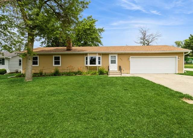 Property at 202 Harrison Ct, Baxter, IA 50028, 3 beds, 2 baths