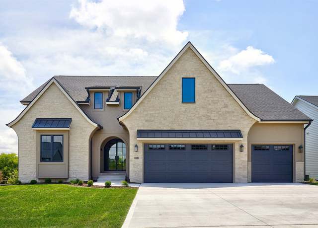 Property at 11286 Twilight Dr, West Des Moines, IA 50266, 4 beds, 4 baths