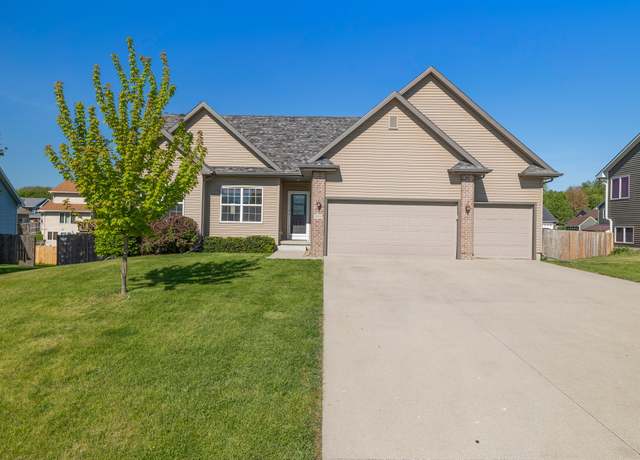 Property at 4134 Easter Bay Ct, Des Moines, IA 50320, 4 beds, 3 baths