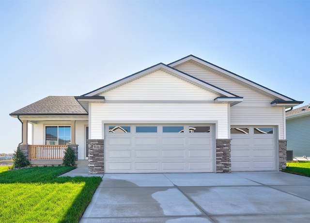 Property at 9446 Modena Ln, West Des Moines, IA 50266, 4 beds, 3 baths