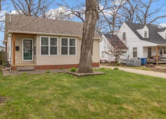 Property at 2409 33rd St, Des Moines, IA 50310, 2 beds, 1.5 baths