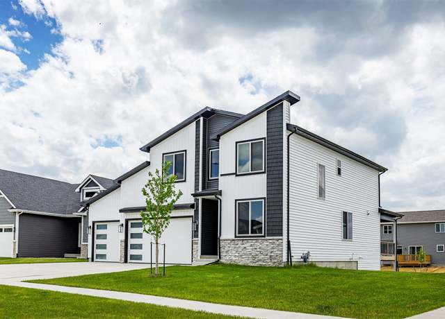 Property at 730 NE Country Meadow Dr, Ankeny, IA 50021, 3 beds, 2.5 baths