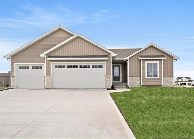 Property at 326 29th St SW, Altoona, IA 50009, 4 beds, 3 baths