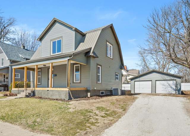 Property at 805 E Washington St, Knoxville, IA 50138, 3 beds, 2 baths