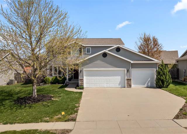 Property at 155 SE Stone Prairie Dr, Waukee, IA 50263, 4 beds, 3.5 baths