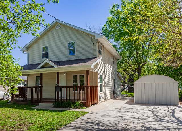 Property at 1915 E 22nd St, Des Moines, IA 50317, 4 beds, 1.5 baths