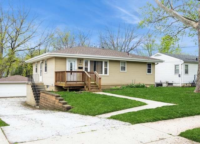 Property at 4019 54th St, Des Moines, IA 50310, 3 beds, 1 bath
