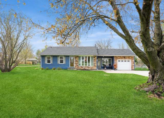 Property at 2713 1st Ave E, Newton, IA 50208, 2 beds, 1 bath