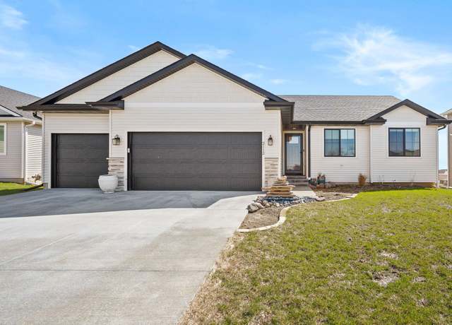 Property at 2112 Waller Ave, Norwalk, IA 50211, 3 beds, 2 baths