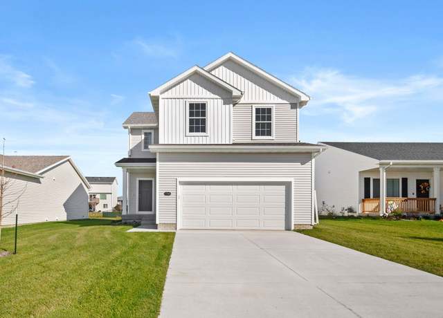 Property at 4401 Honey Bee Rdg, Des Moines, IA 50317, 3 beds, 2.5 baths