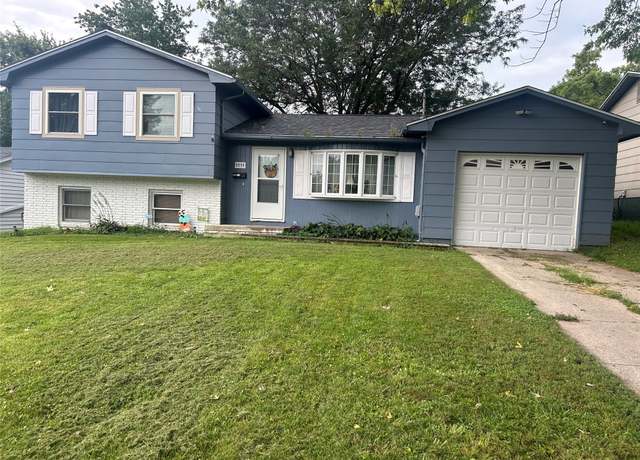 Property at 1111 N 10th Ave E, Newton, IA 50208, 1 bath