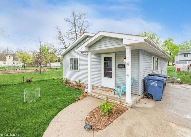Property at 1414 E 19th St, Des Moines, IA 50316, 2 beds, 2 baths