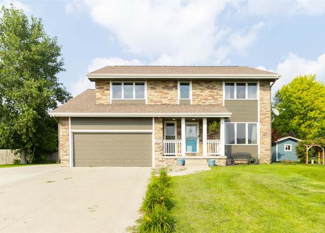 Property at 1025 5th Ave NW, Altoona, IA 50009, 4 beds, 3.5 baths
