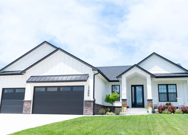 Property at 17965 Hammontree Cir, Clive, IA 50325, 5 beds, 3 baths