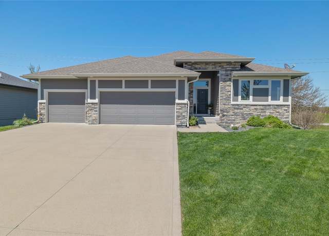 Property at 3210 NE 17th St, Ankeny, IA 50021, 5 beds, 3 baths