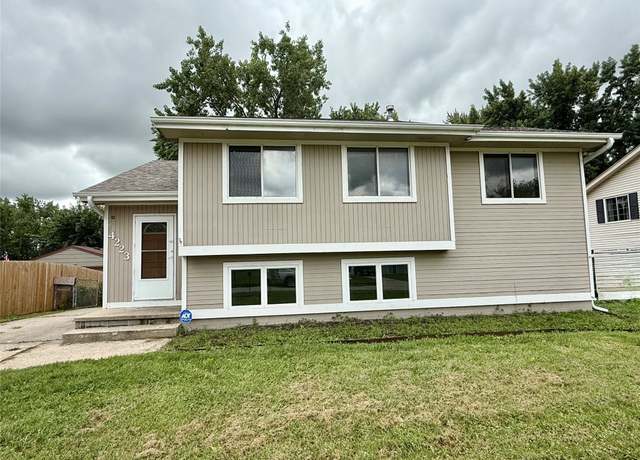 Property at 4223 Leyden Ave, Des Moines, IA 50317, 4 beds, 1 bath